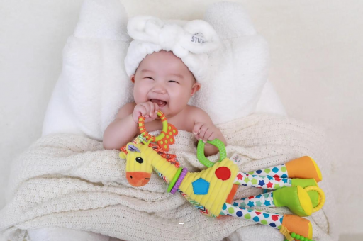 新泰宝宝眼眶发红 新泰宝宝眼眶发红